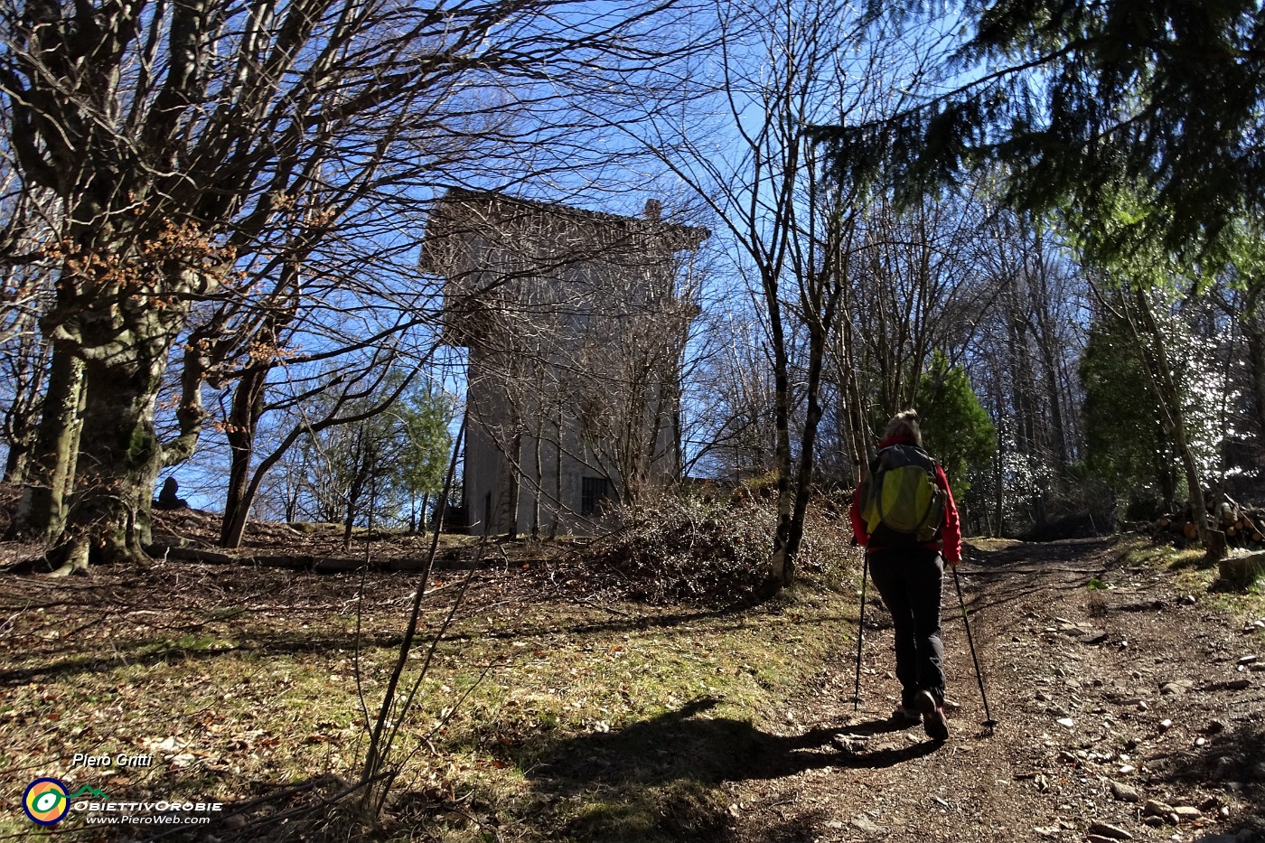 12 Passaggio ad un primo roccolo.JPG